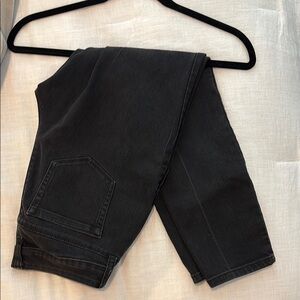 Black Straight-Leg Jeans with Classic Denim Construction